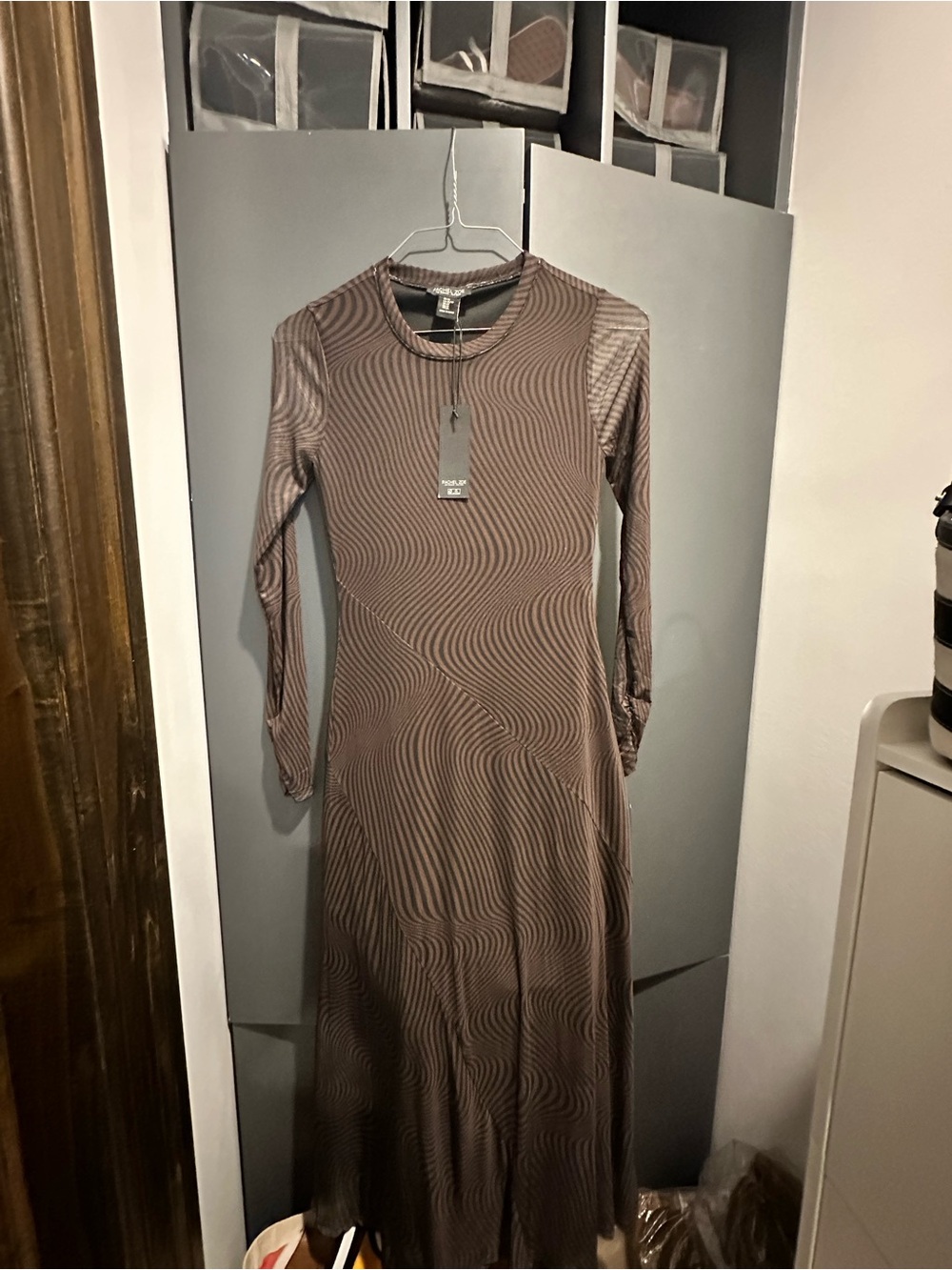 Rachel Zoe Long Sleeve Brown Wave-Pattern Maxi Dress